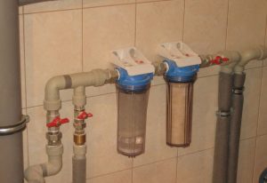 Установка проточного фильтра для воды в Ульяновке